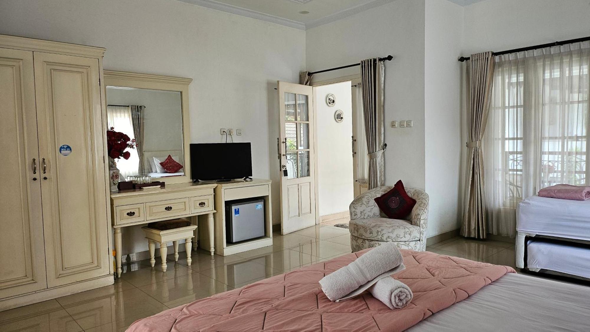 Hotel Surokarsan 9 House Yogyakarta Zimmer foto